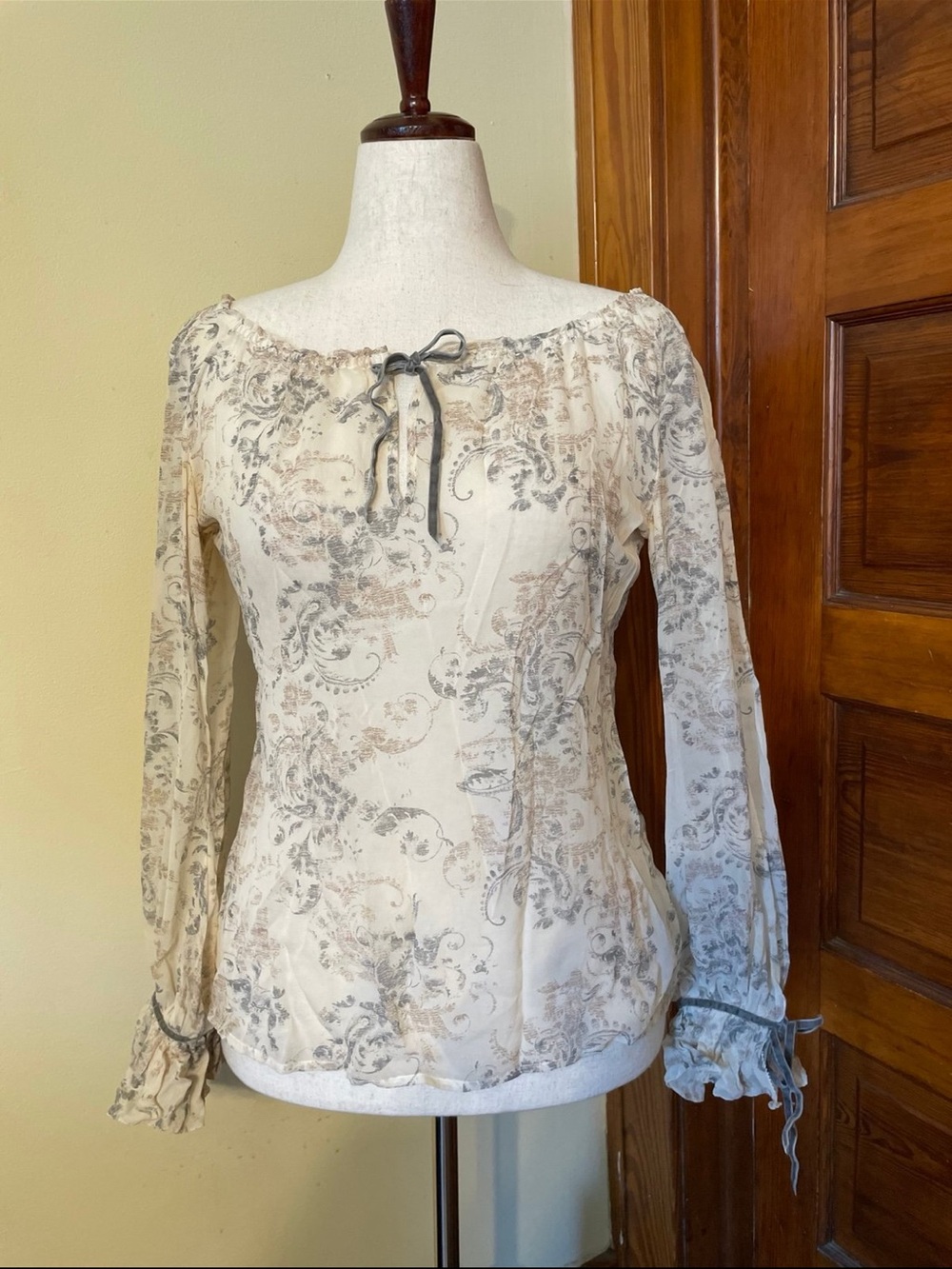 White House Black Market Cream Floral Peasant Blouse with Tie Neck